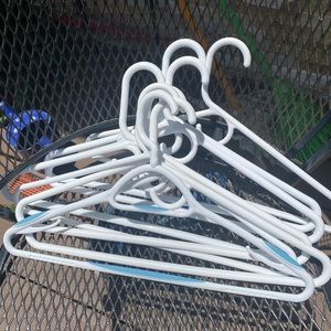 7 heavy duty hangers